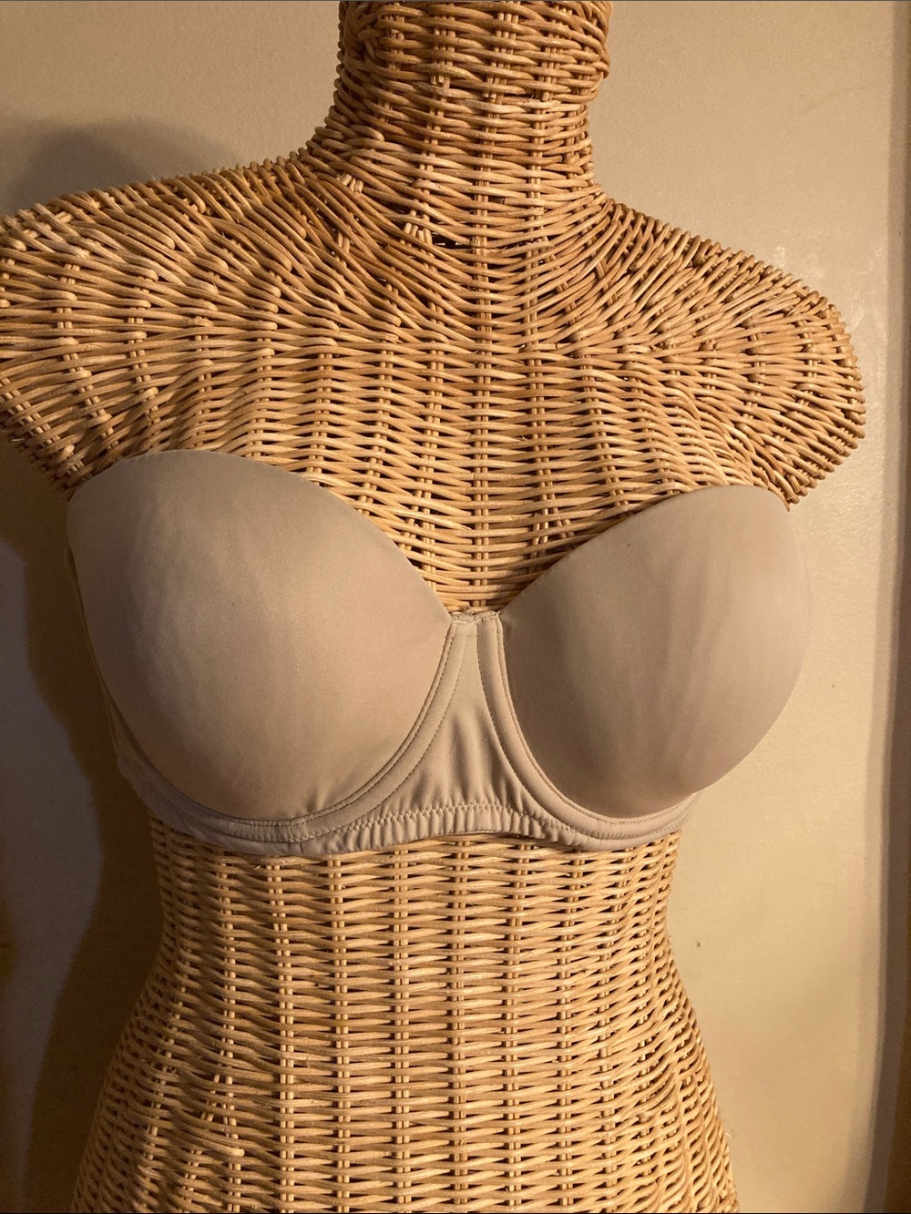Strapless Tan Bra 38C‎